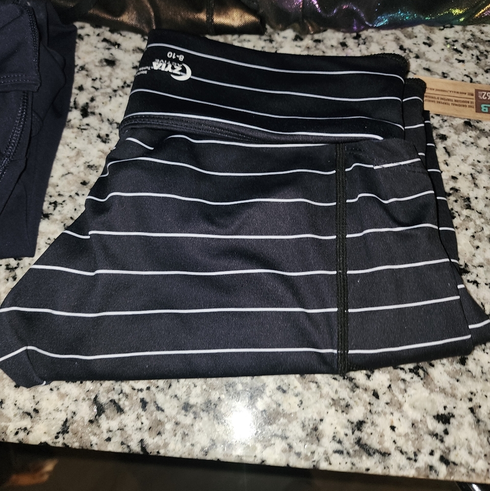 Zyia pinstripe Capri leggings